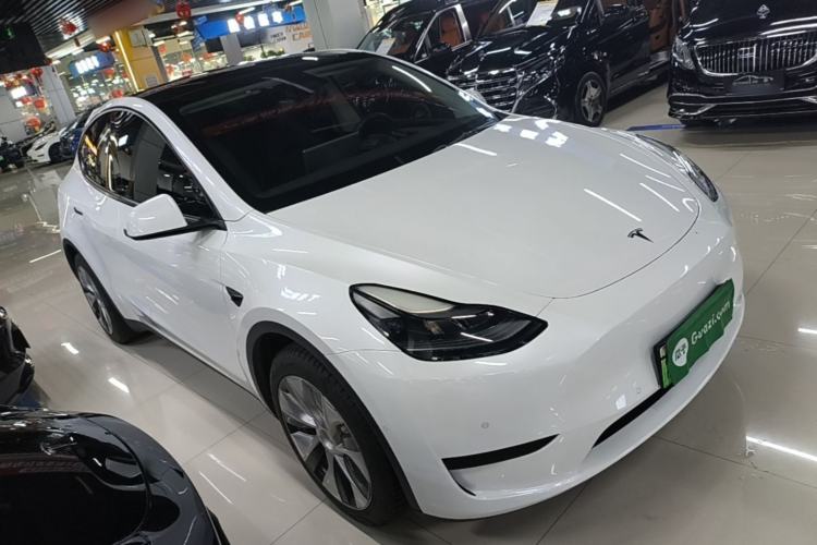 Used Tesla Model Y 2022 Rear-Wheel-Drive Version Front Right 45 Deg