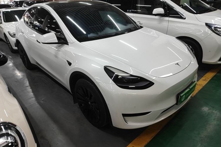 Used Tesla Model Y 2022 Rear-Wheel-Drive Version Front Right 45 Deg