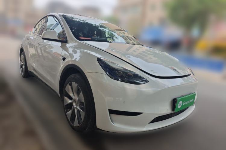 Used Tesla Model Y 2022 Rear-Wheel-Drive Version Front Right 45 Deg