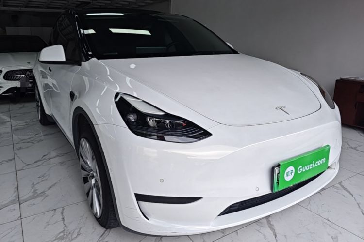 Used Tesla Model Y 2022 Rear-Wheel-Drive Version Front Right 45 Deg