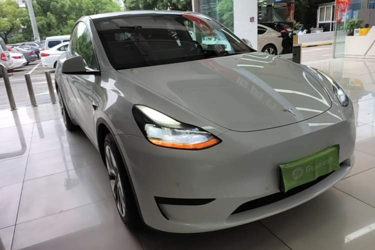 Used Tesla Model Y 2022 Revised Version Rear-Wheel Drive Front Right 45 Deg