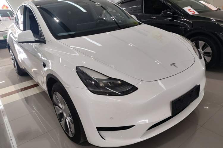 Used Tesla Model Y 2022 Rear-Wheel-Drive Version Front Right 45 Deg