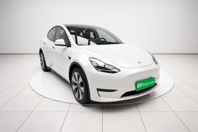 Used Tesla Model Y 2022 Rear-Wheel-Drive Version Front Right 45 Deg