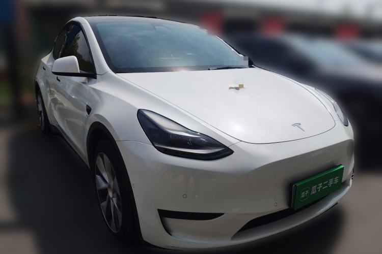 Used Tesla Model Y 2022 Rear-Wheel-Drive Version Front Right 45 Deg