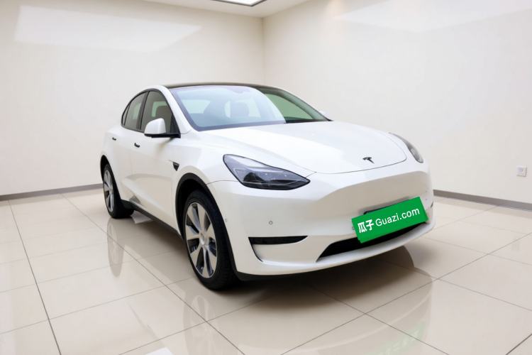 Used Tesla Model Y 2022 Rear-Wheel-Drive Version Front Right 45 Deg