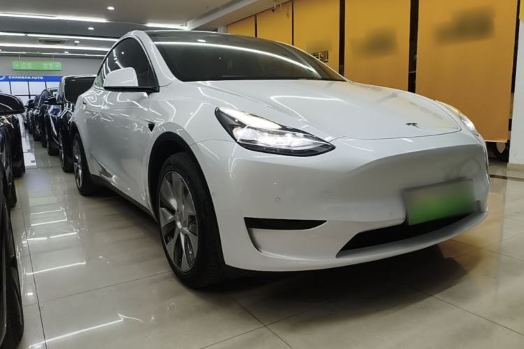 Used Tesla Model Y 2022 Rear-Wheel-Drive Version Front Right 45 Deg