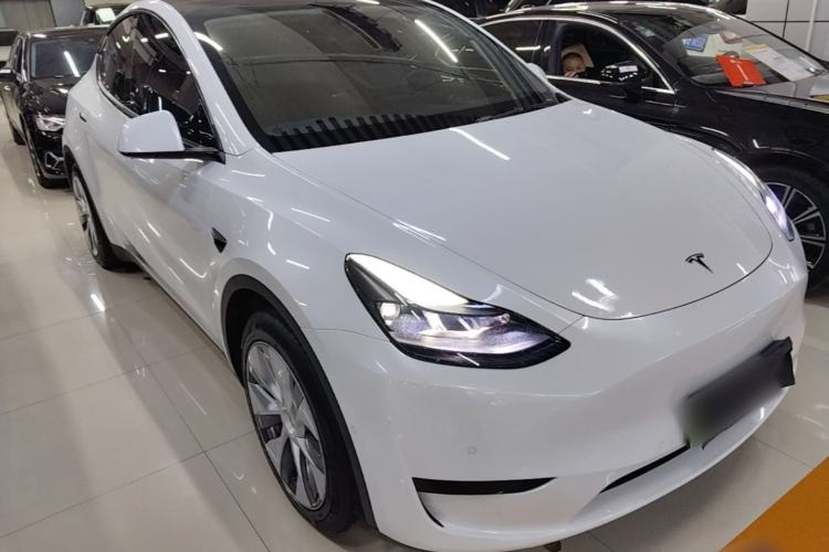 Used Tesla Model Y 2022 Rear-Wheel-Drive Version Front Right 45 Deg