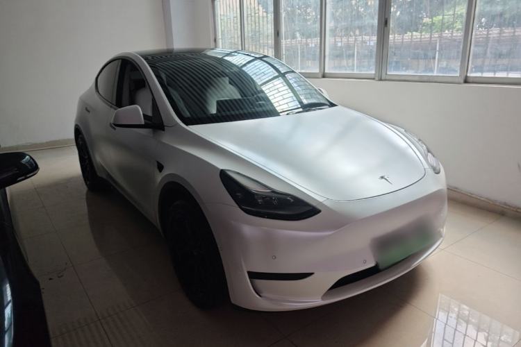 Used Tesla Model Y 2022 Rear-Wheel-Drive Version Front Right 45 Deg