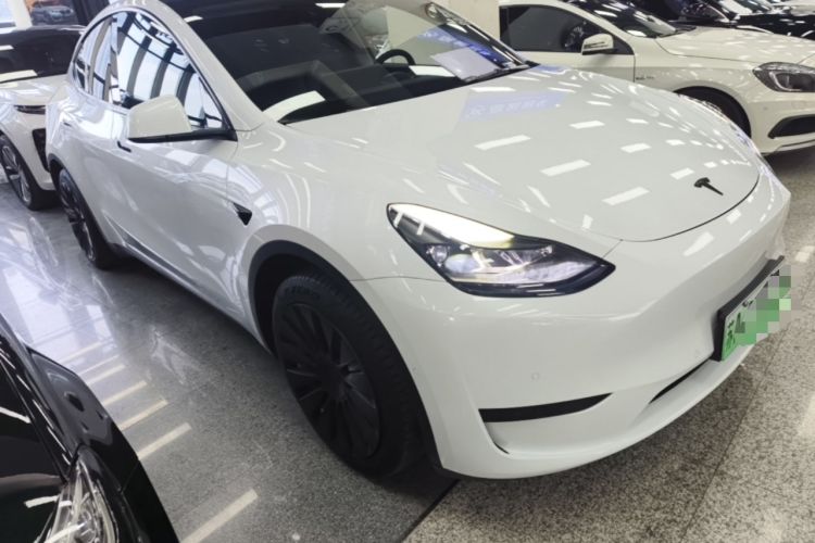 Used Tesla Model Y 2022 Rear-Wheel-Drive Version Front Right 45 Deg