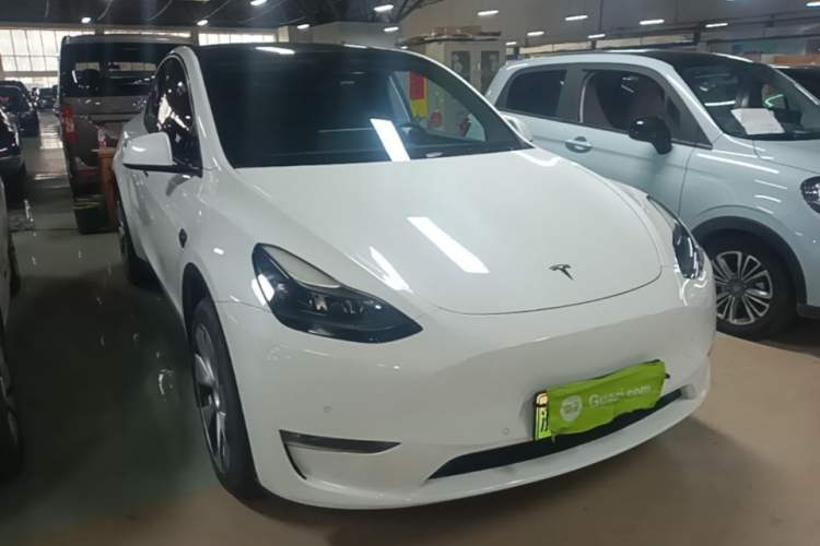 Used Tesla Model Y 2022 Revised Version Long-Range All-Wheel Drive Front Right 45 Deg
