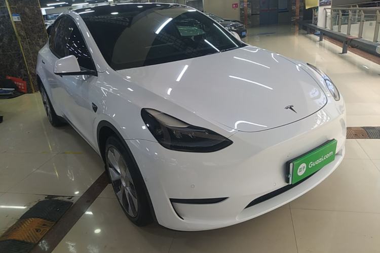 Used Tesla Model Y 2022 Rear-Wheel-Drive Version Front Right 45 Deg