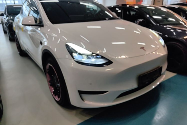 Used Tesla Model Y 2022 Rear-Wheel-Drive Version Front Right 45 Deg