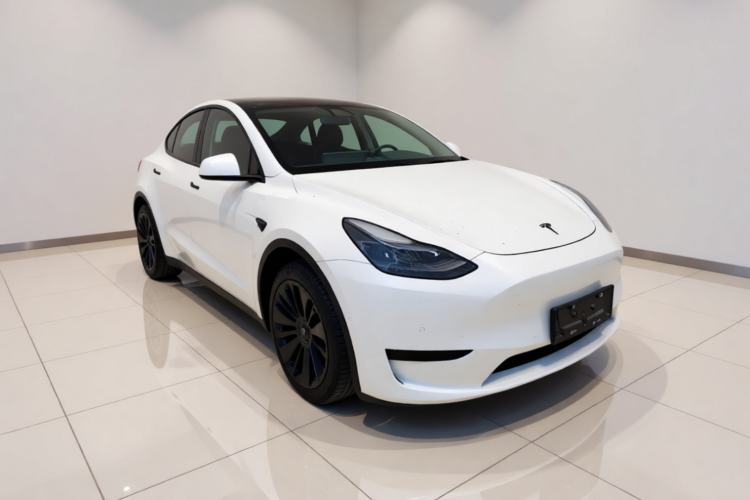 Used Tesla Model Y 2022 Rear-Wheel-Drive Version Front Right 45 Deg