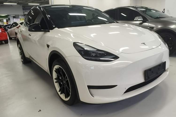 Used Tesla Model Y 2022 Revised Version Rear-Wheel Drive Front Right 45 Deg