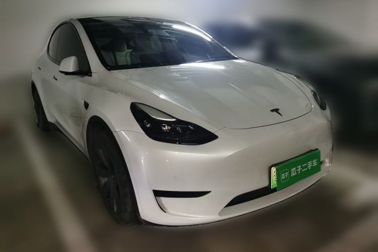 Used Tesla Model Y 2022 Rear-Wheel-Drive Version Front Right 45 Deg