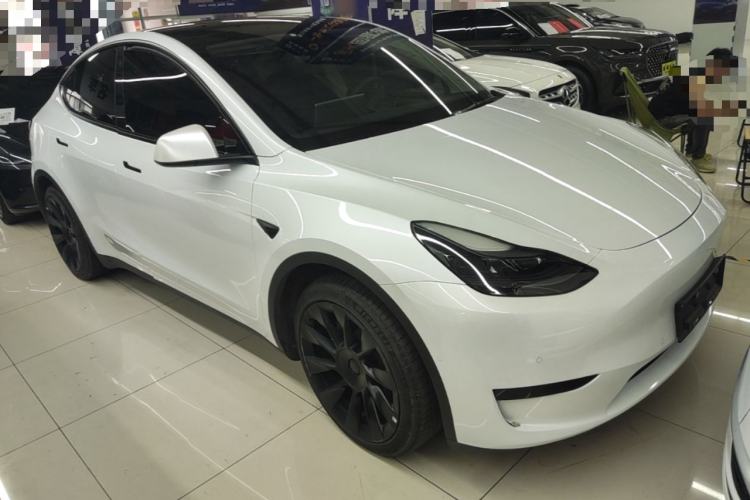Used Tesla Model Y 2022 Rear-Wheel-Drive Version Front Right 45 Deg