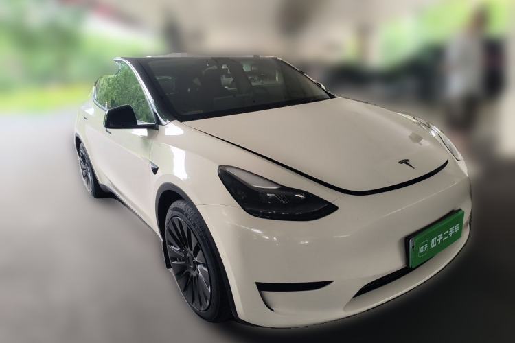 Used Tesla Model Y 2022 Rear-Wheel-Drive Version Front Right 45 Deg