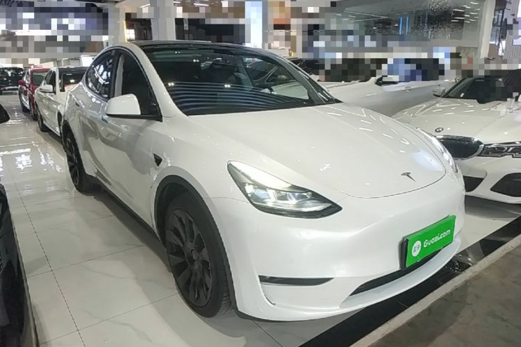 Used Tesla Model Y 2022 Long-Range All-Wheel-Drive Version Front Right 45 Deg