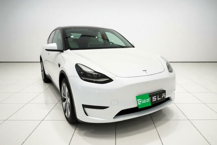Used Tesla Model Y 2022 Rear-Wheel-Drive Version Front Right 45 Deg