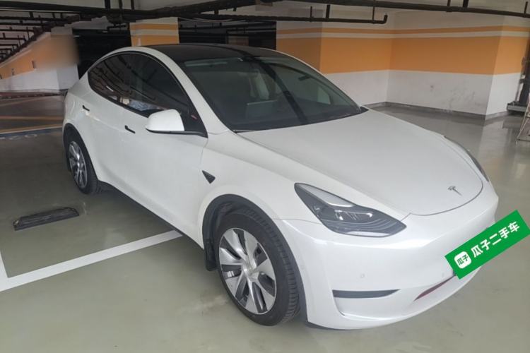 Used Tesla Model Y 2022 Rear-Wheel-Drive Version Front Right 45 Deg