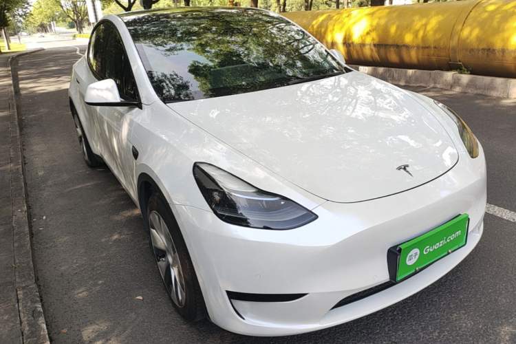 Used Tesla Model Y 2022 Rear-Wheel-Drive Version Front Right 45 Deg