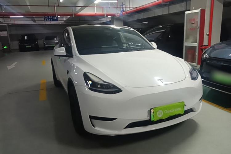 Used Tesla Model Y 2022 Rear-Wheel-Drive Version Front Right 45 Deg