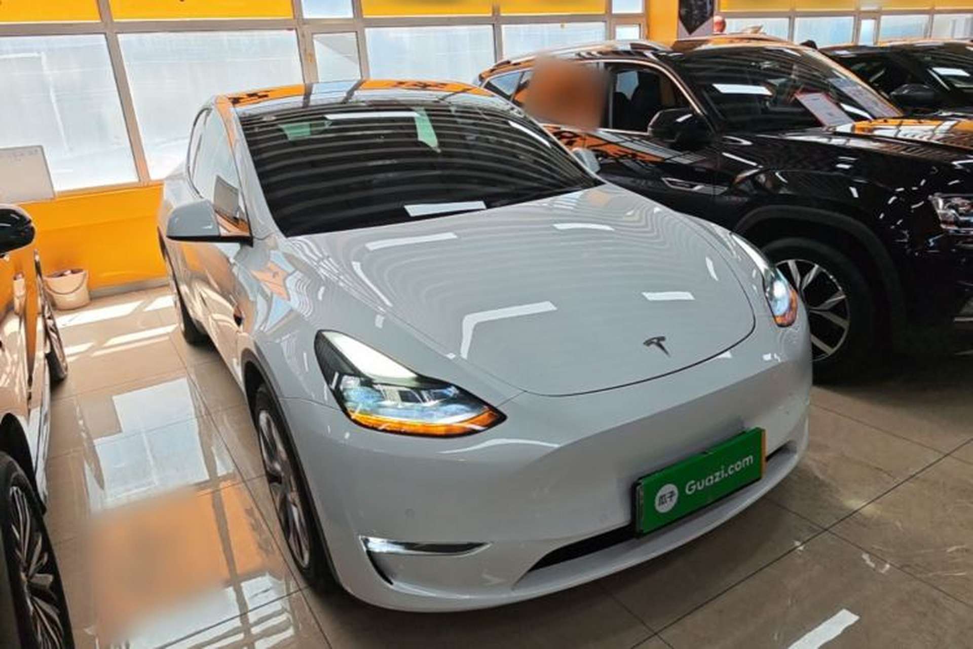 Used Tesla Model Y 2022 Long-Range All-Wheel-Drive Version Front Right 45 Deg