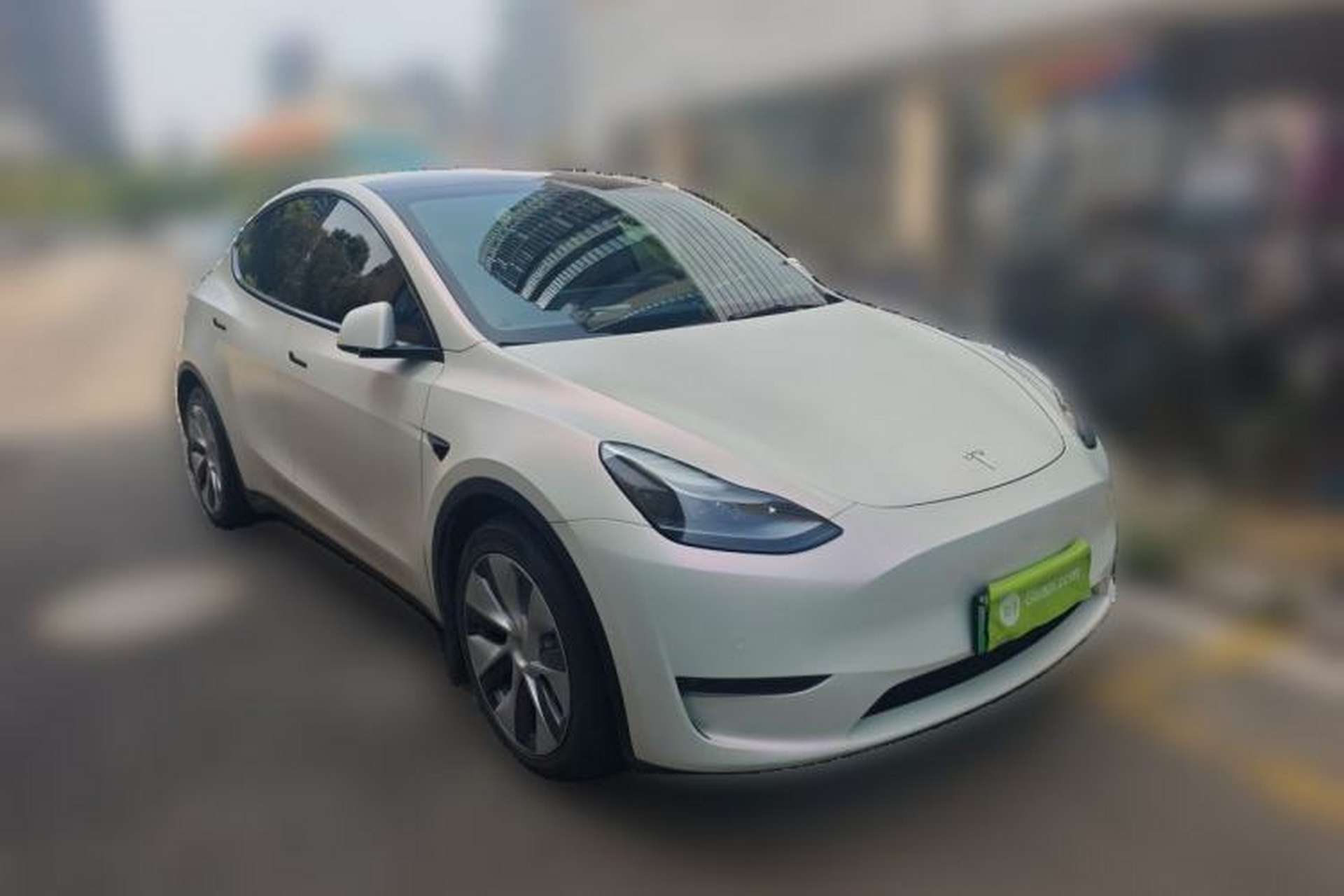 Used Tesla Model Y 2022 Long-Range All-Wheel-Drive Version Front Right 45 Deg