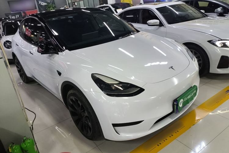 Used Tesla Model Y 2022 Rear-Wheel-Drive Version Front Right 45 Deg