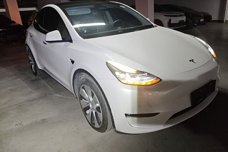 Used Tesla Model Y 2022 Revised Version Long-Range All-Wheel Drive Front Right 45 Deg