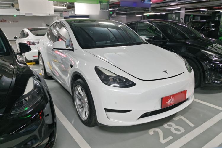 Used Tesla Model Y 2022 Rear-Wheel-Drive Version Front Right 45 Deg
