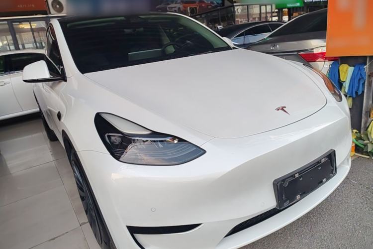Used Tesla Model Y 2022 Rear-Wheel-Drive Version Front Right 45 Deg