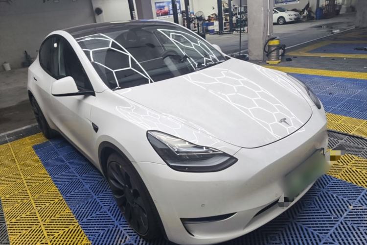 Used Tesla Model Y 2022 Performance High-Performance All-Wheel-Drive Version Front Right 45 Deg