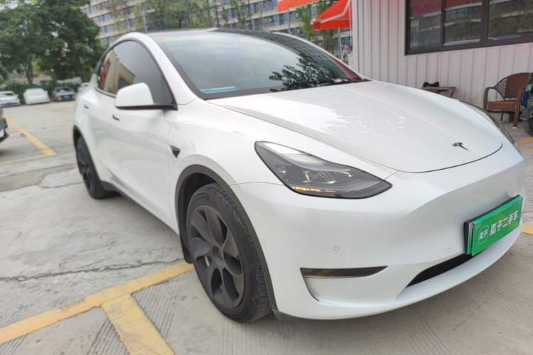 Used Tesla Model Y 2022 Revised Version Long-Range All-Wheel Drive Front Right 45 Deg