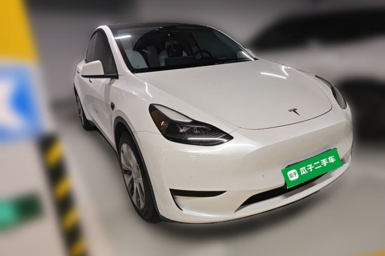 Used Tesla Model Y 2022 Rear-Wheel-Drive Version Front Right 45 Deg