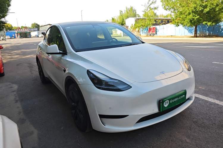 Used Tesla Model Y 2022 Rear-Wheel-Drive Version Front Right 45 Deg