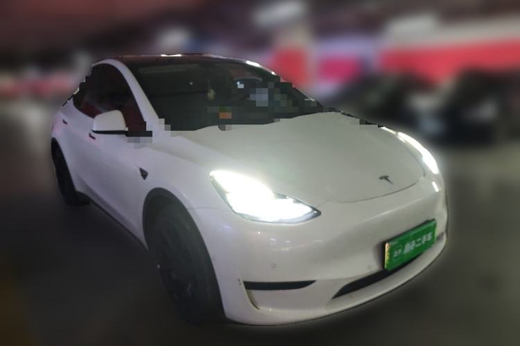 Used Tesla Model Y 2022 Rear-Wheel-Drive Version Front Right 45 Deg
