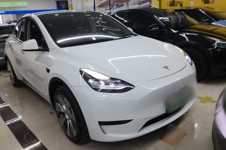 Used Tesla Model Y 2022 Rear-Wheel-Drive Version Front Right 45 Deg