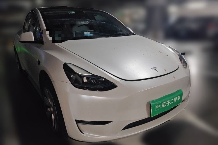 Used Tesla Model Y 2022 Long-Range All-Wheel-Drive Version Front Right 45 Deg