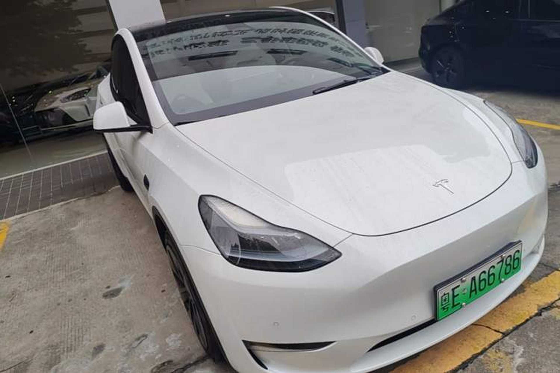 Used Tesla Model Y 2022 Revised Version Long-Range All-Wheel Drive Front Right 45 Deg