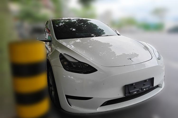 Used Tesla Model Y 2022 Rear-Wheel-Drive Version Front Right 45 Deg