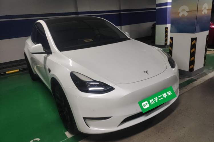Used Tesla Model Y 2022 Revised Version Long-Range All-Wheel Drive Front Right 45 Deg
