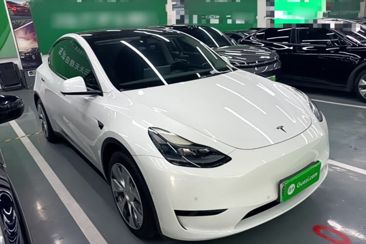 Used Tesla Model Y 2022 Rear-Wheel-Drive Version Front Right 45 Deg
