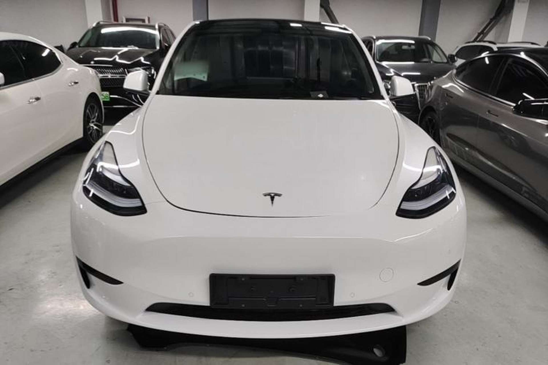 Used Tesla Model Y 2022 Rear-Wheel-Drive Version Front