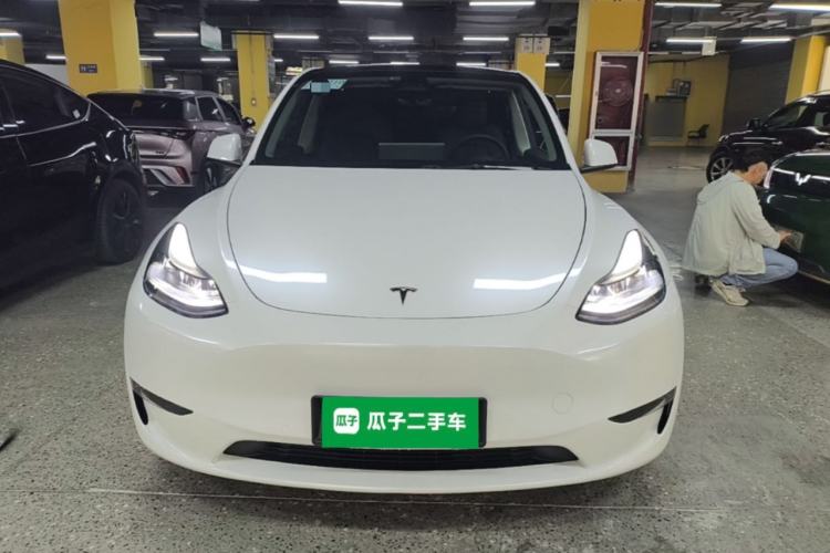 Used Tesla Model Y 2022 Long-Range All-Wheel-Drive Version Front