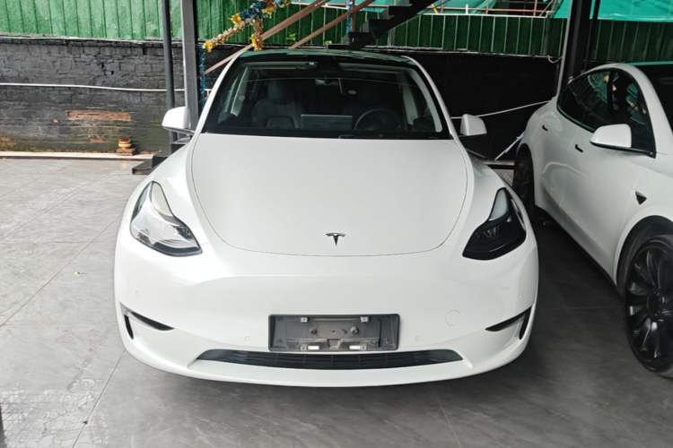Used Tesla Model Y 2022 Long-Range All-Wheel-Drive Version Front