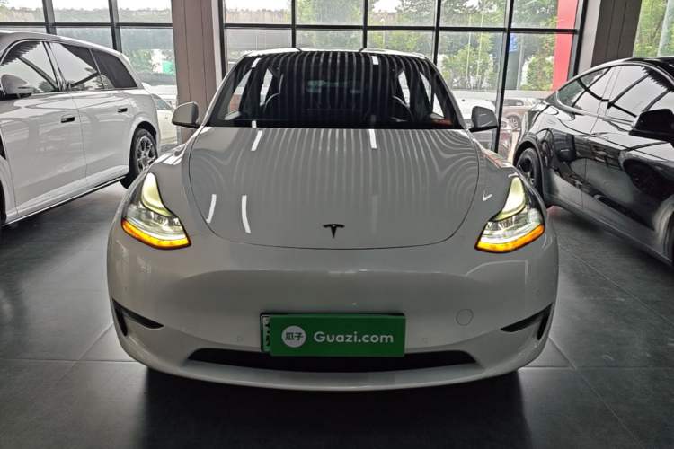 Used Tesla Model Y 2022 Long-Range All-Wheel-Drive Version Front