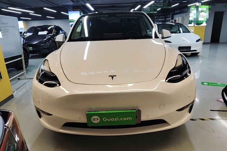 Used Tesla Model Y 2022 Long-Range All-Wheel-Drive Version Front