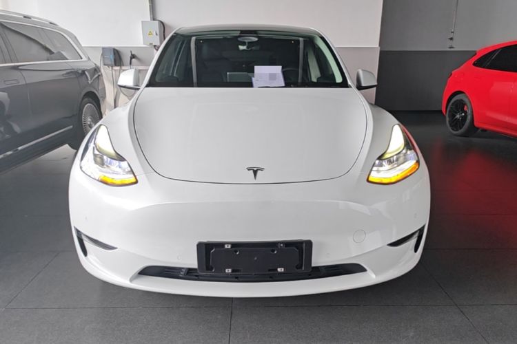 Used Tesla Model Y 2022 Long-Range All-Wheel-Drive Version Front