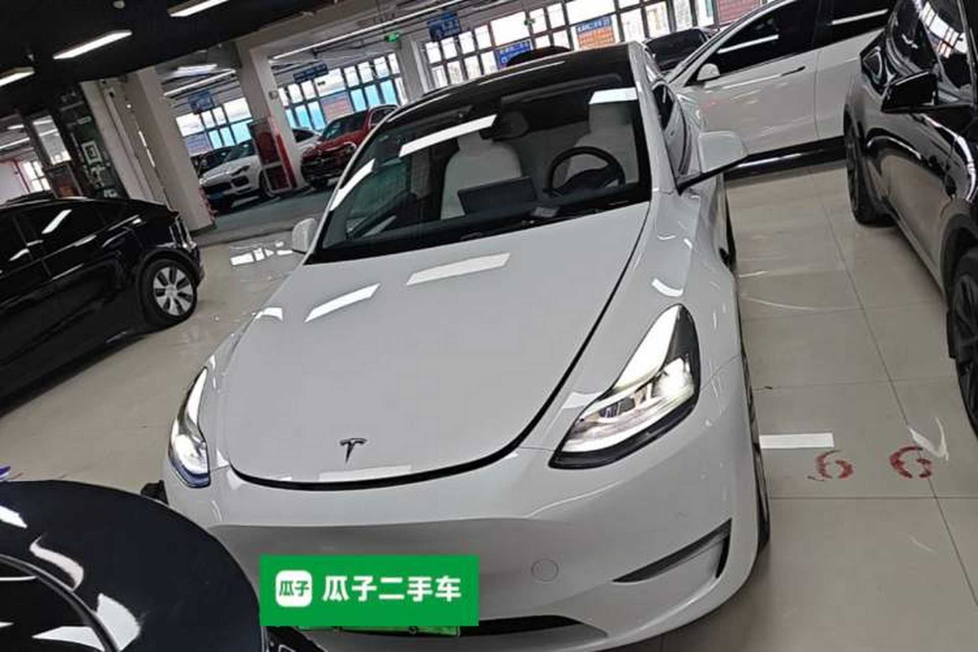 Used Tesla Model Y 2022 Long-Range All-Wheel-Drive Version Front